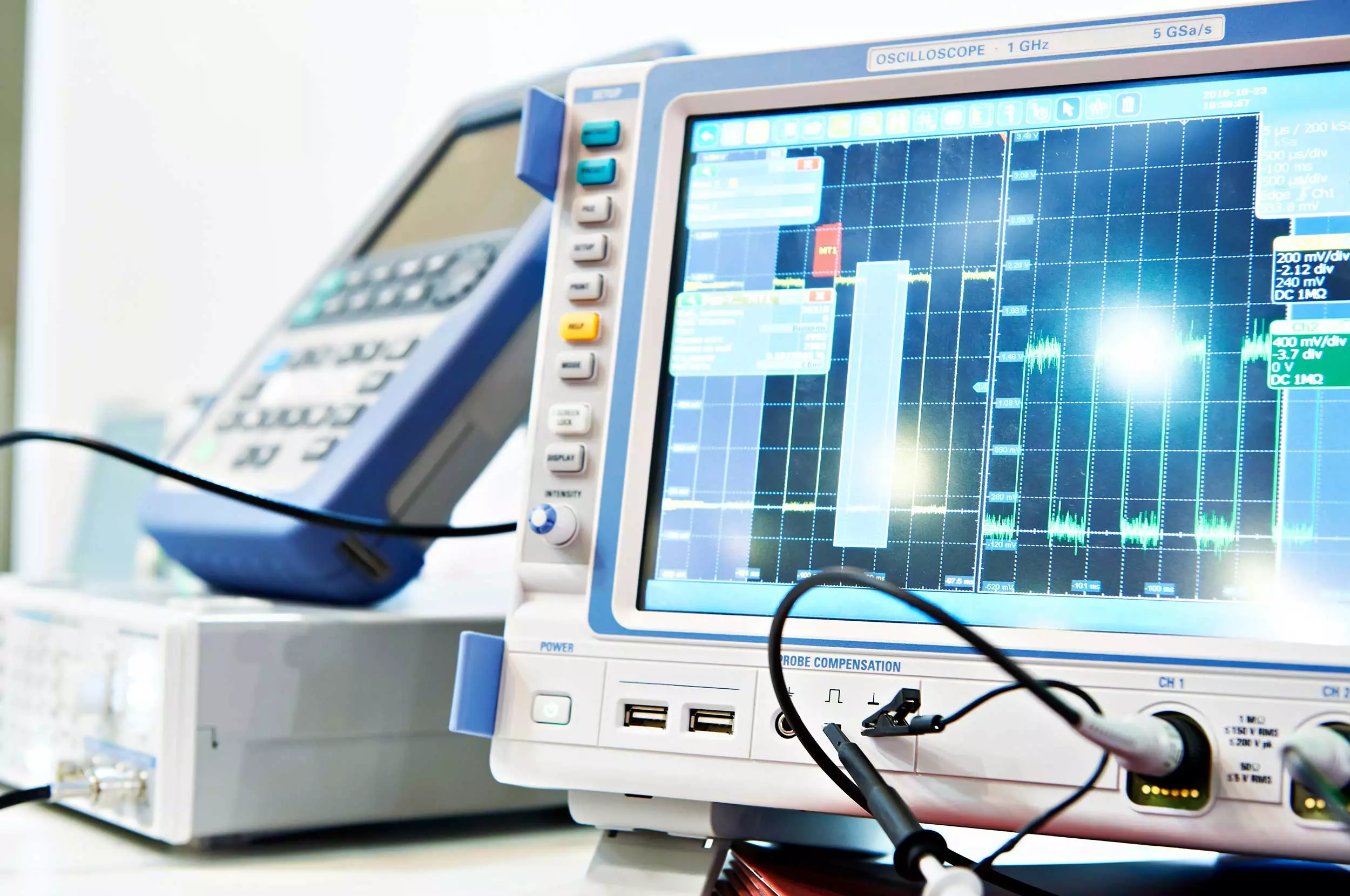 Digital Oscilloscope with readings on the monitor.