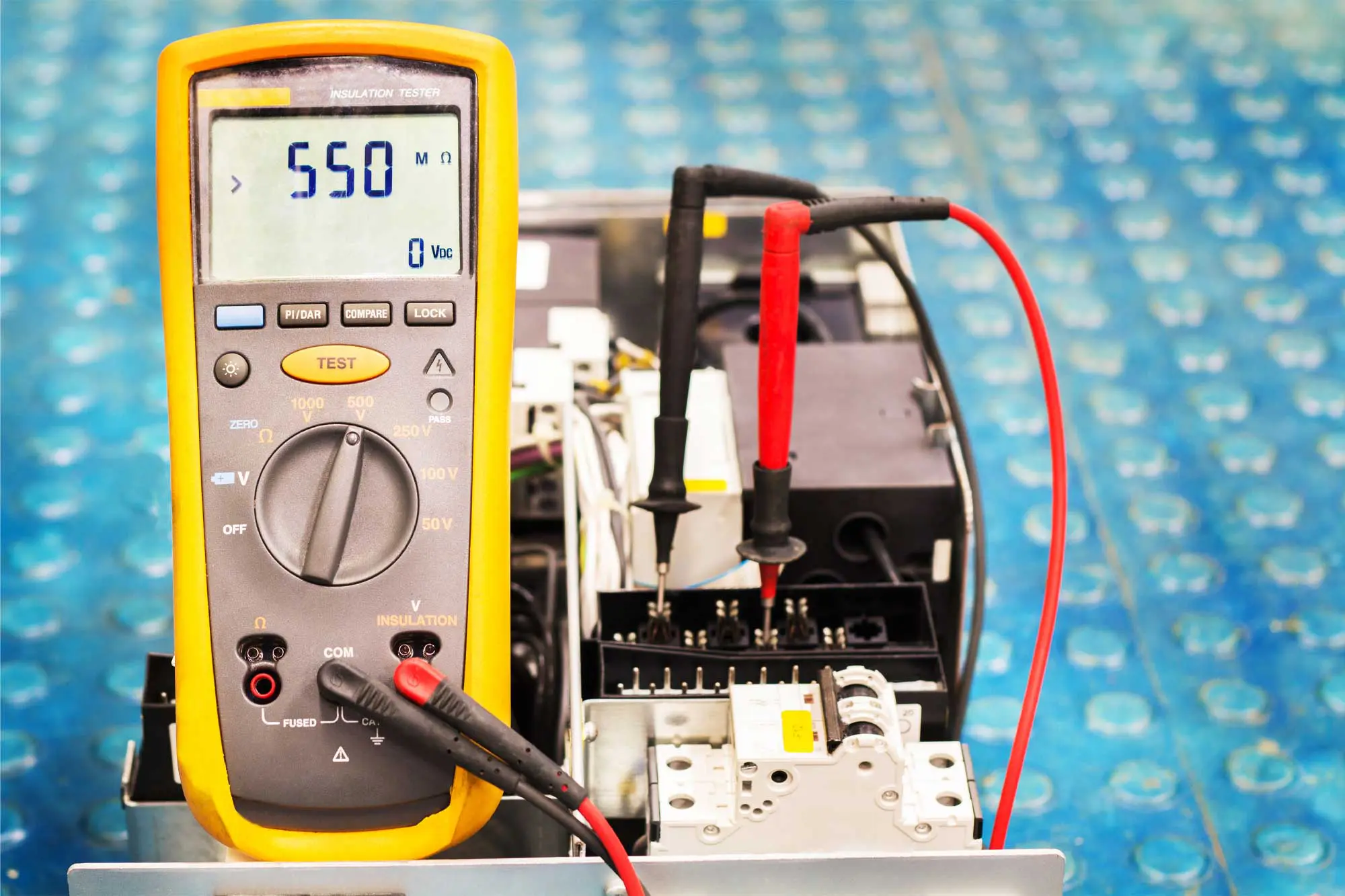 Digital insulation tester and electrical control wiring system